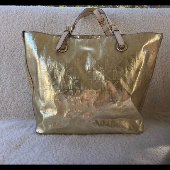 Micheal Kors tote and wallet - Picture 6 of 10